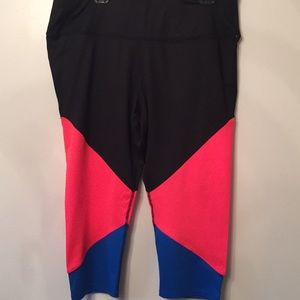 Women’s Livi Active size 18/20 Capri black